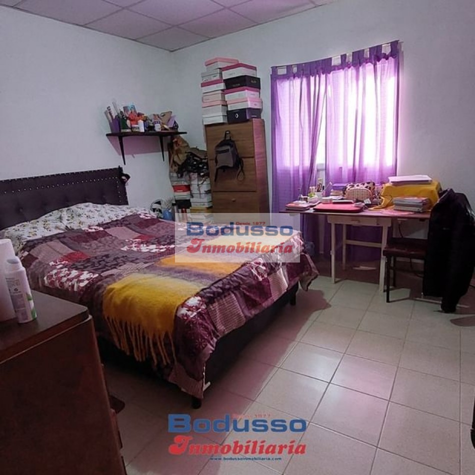 CASA EN VENTA, CALLE SARGENTO CABRAL Y CABO ZARATE