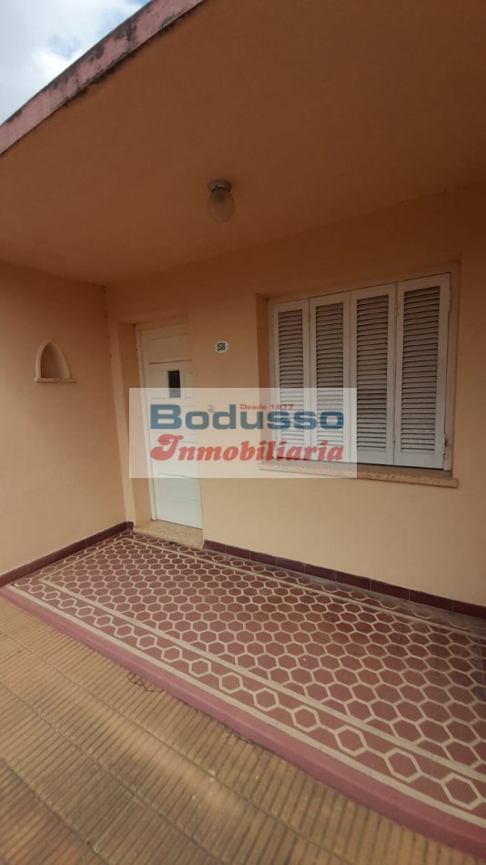 CASA EN VENTA, CALLE ALMIRANTE BROWN