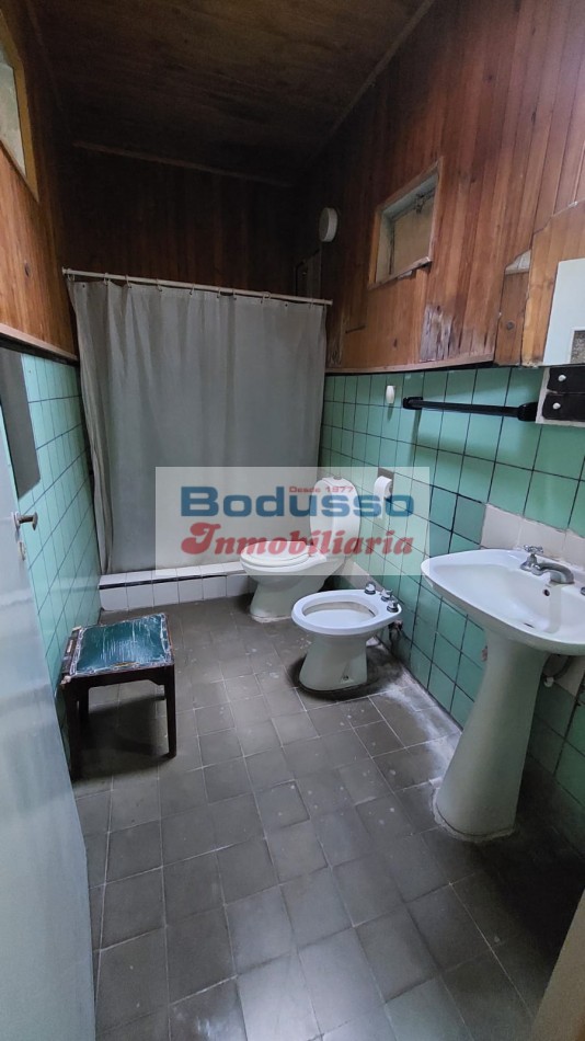 CASA EN VENTA, Calle SERRANO y ANDRADE