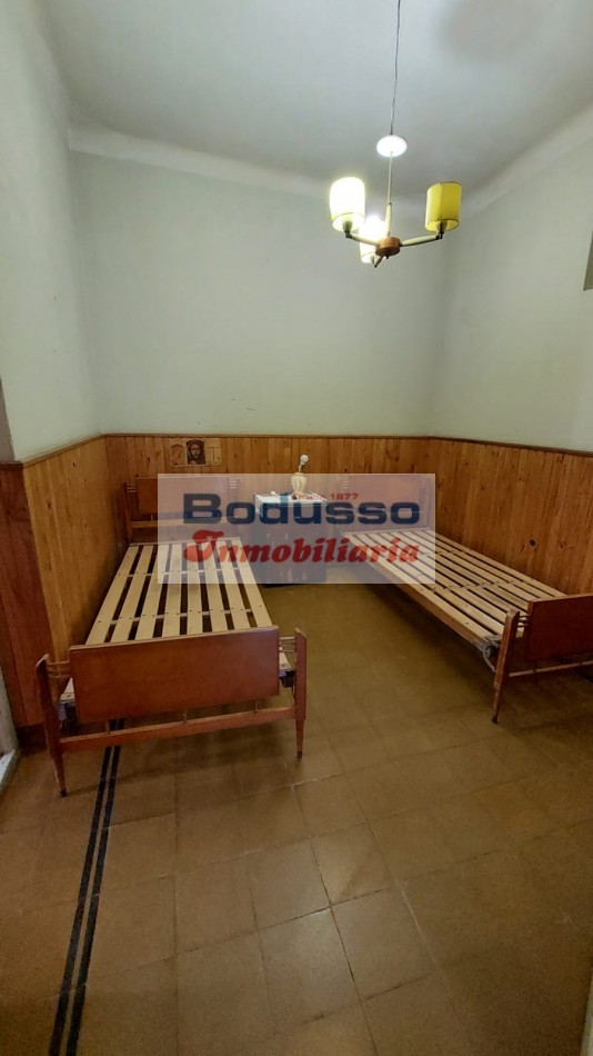 CASA EN VENTA, Calle SERRANO y ANDRADE