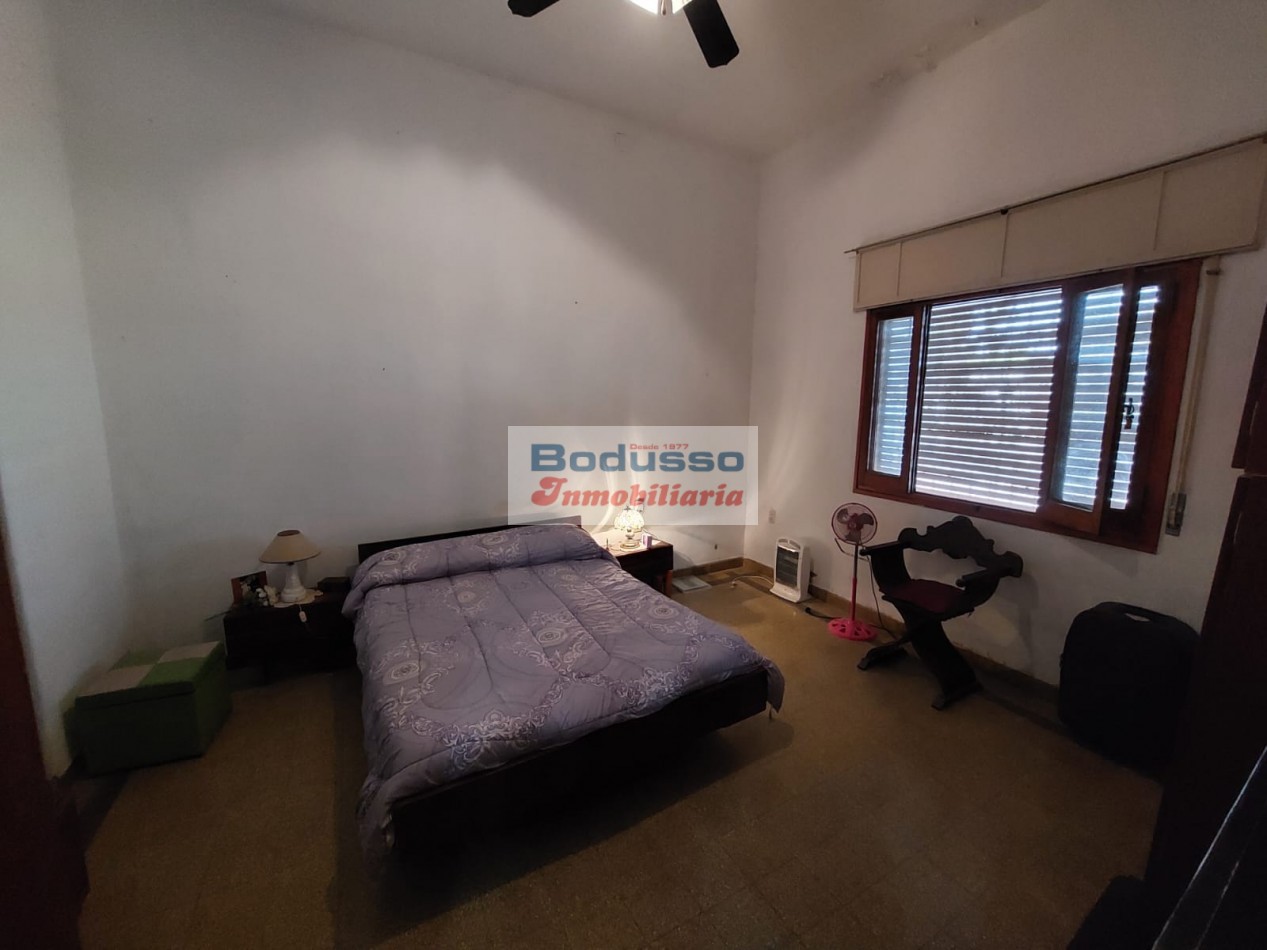 Casa en venta, calle Eva Peron