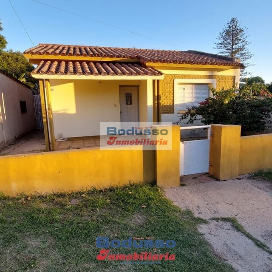 CASA EN VENTA, CALLE 3 DE FEBRERO