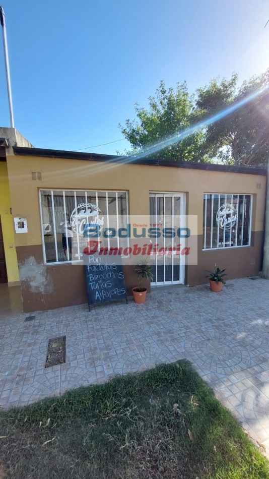 CASA EN VENTA. AV. GRAL. SAN MARTIN, STROBEL