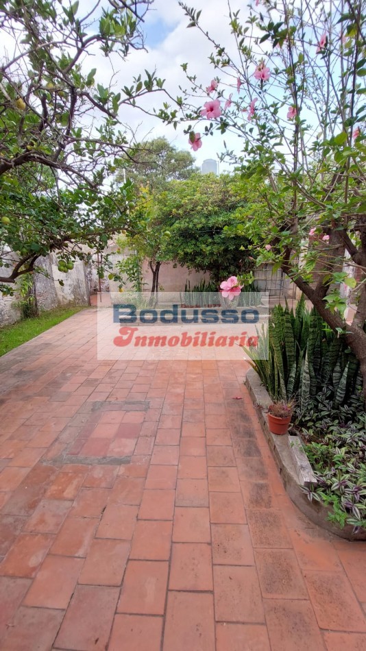 CASA EN VENTA, Calle SERRANO y ANDRADE