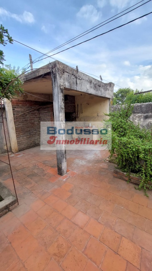 CASA EN VENTA, Calle SERRANO y ANDRADE