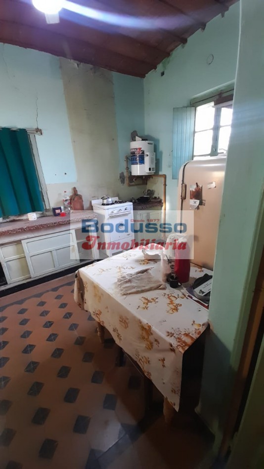 CASA EN VENTA, CALLE ETCHEVEHERE CASI ESQUINA BROWN