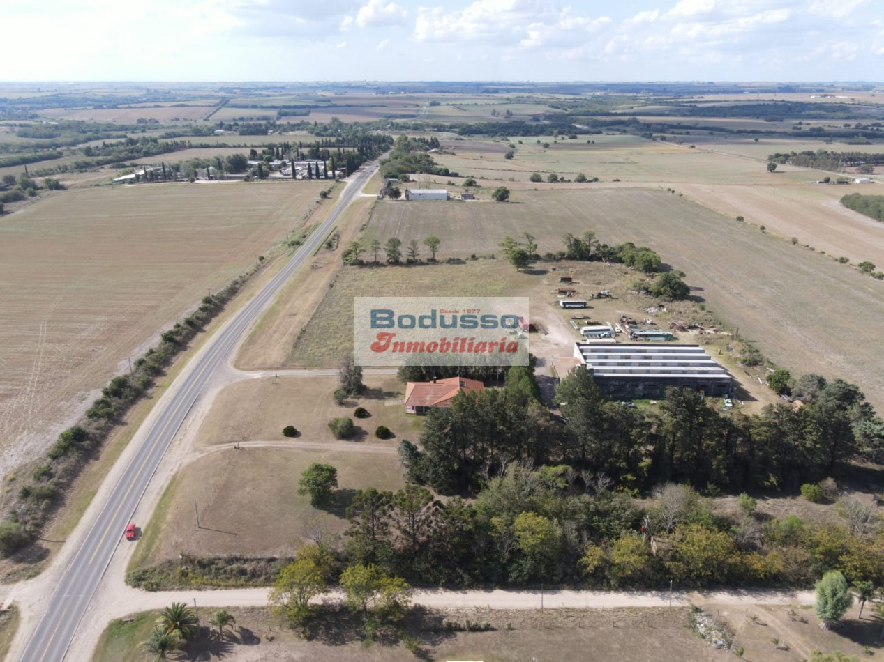 EN VENTA Casa CHALET + NAVE INDUSTRIAL (Galpon) + Oficinas + Predio.