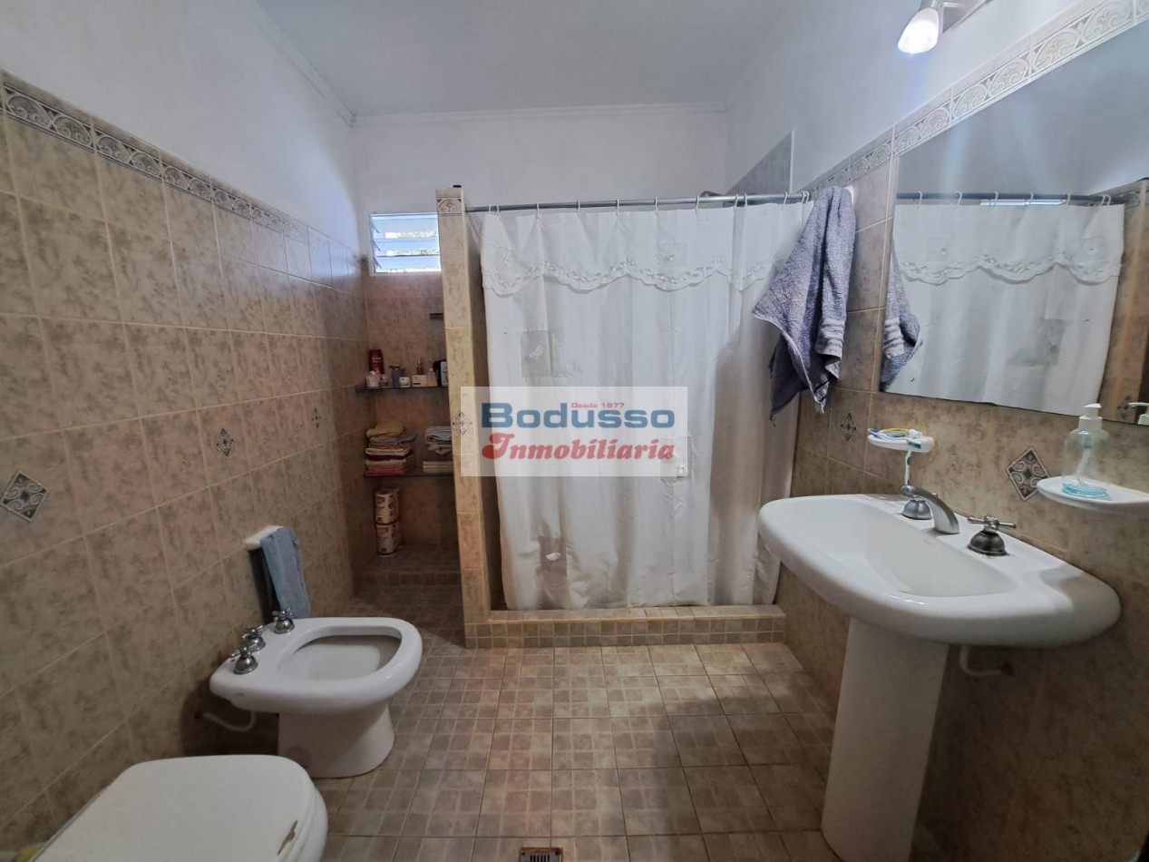 CASA EN VENTA. AV. GRAL. SAN MARTIN, STROBEL