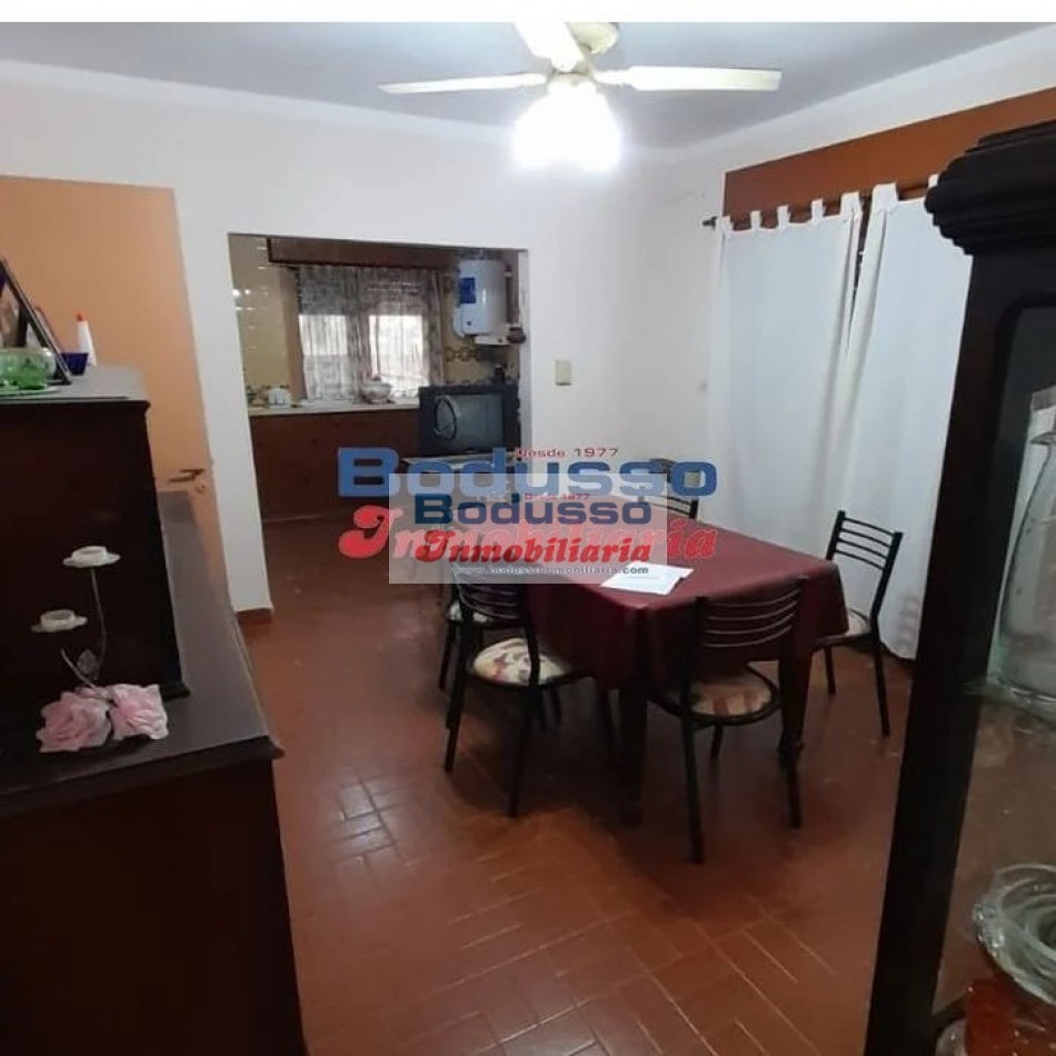 CASA EN VENTA, CALLE PEDRO SERRANO ( PLANTA BAJA )