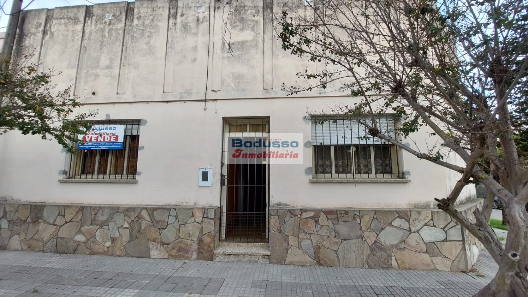 CASA EN VENTA, Calle SERRANO y ANDRADE