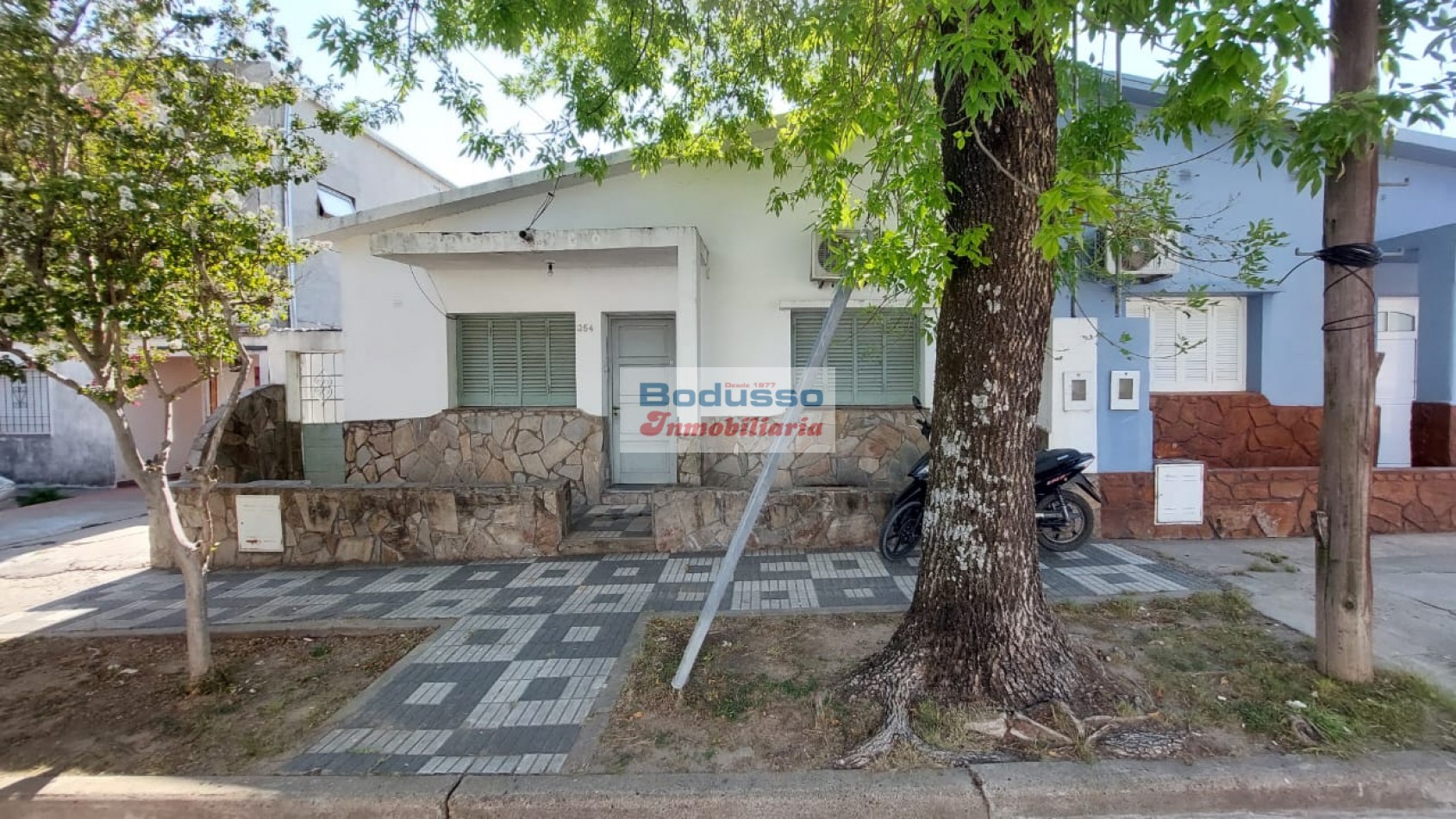 Casa en venta, calle Saba Hernandez