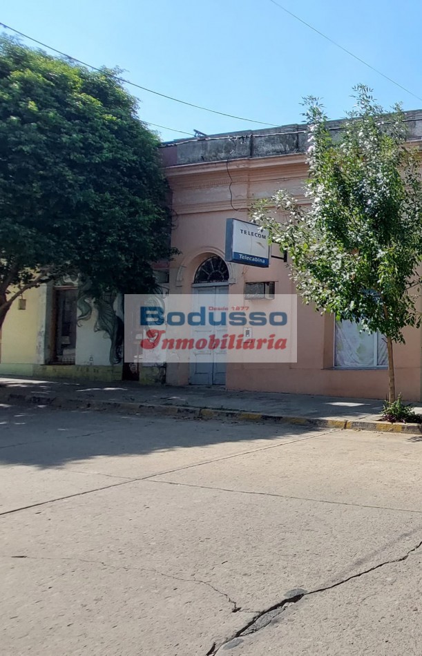 CASA EN VENTA, CALLE EVA PERON