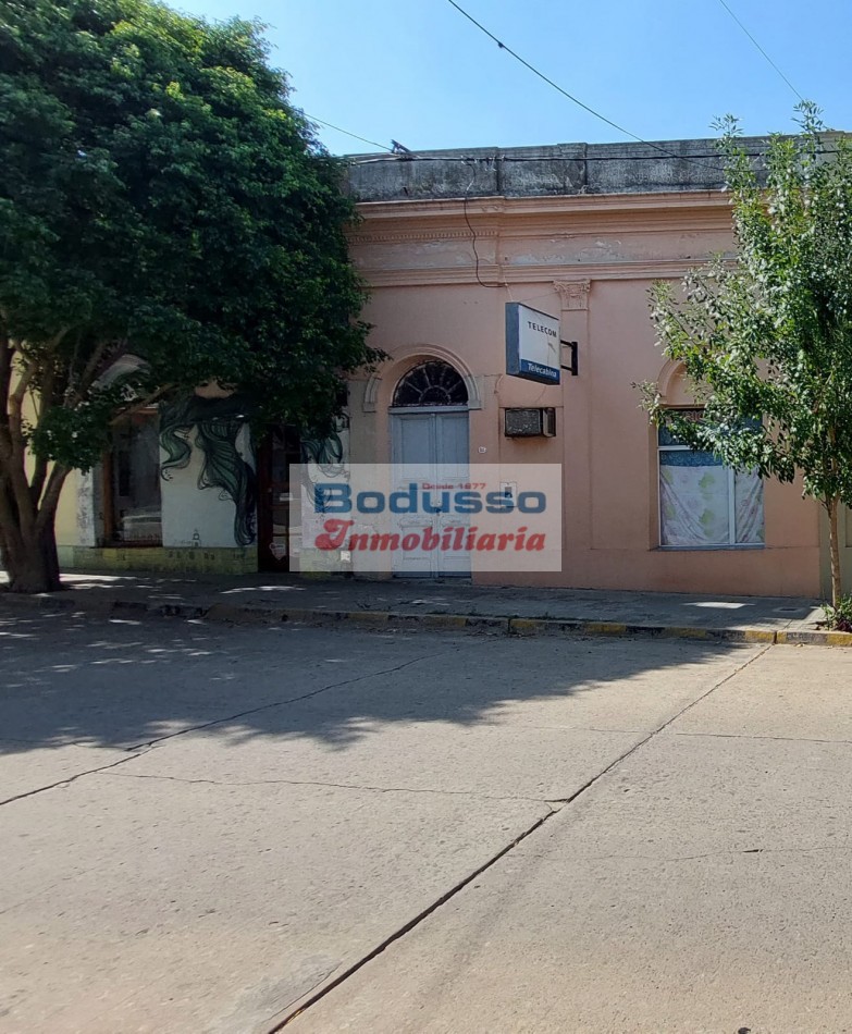 CASA EN VENTA, CALLE EVA PERON