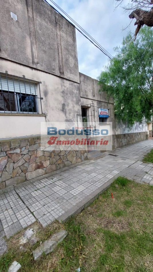 CASA EN VENTA, Calle SERRANO y ANDRADE