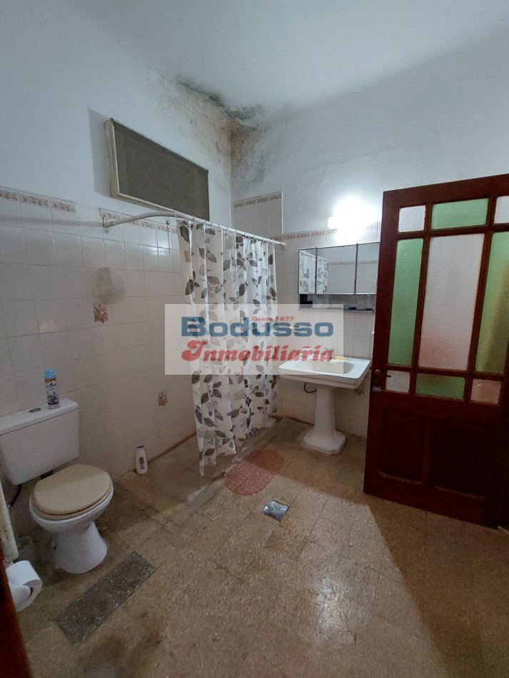Casa en venta, calle Eva Peron