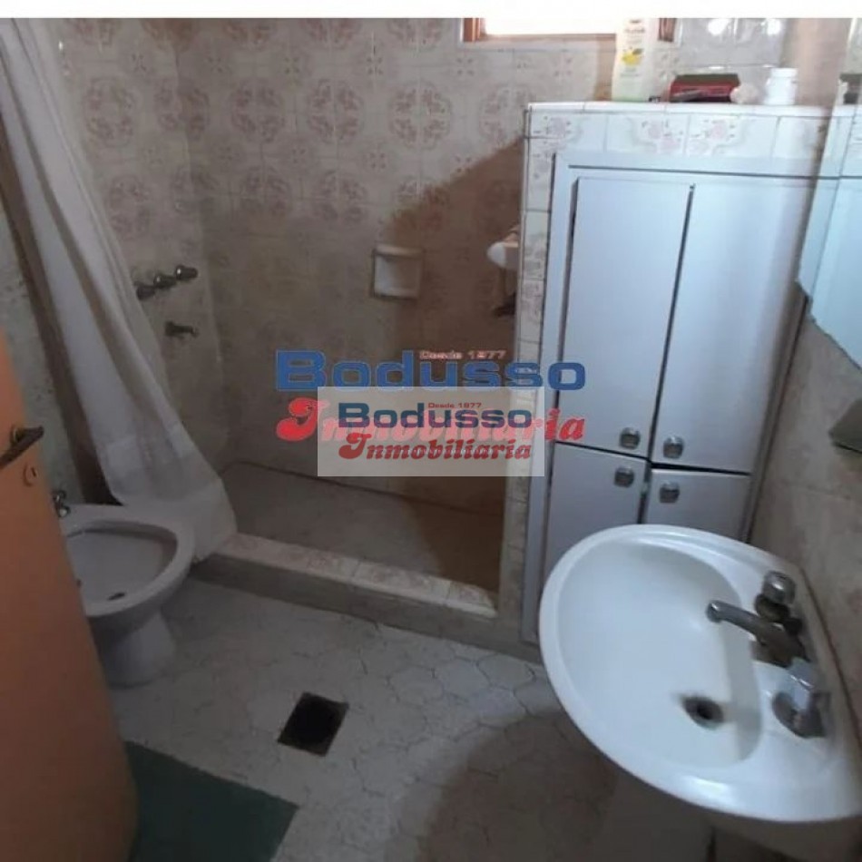 CASA EN VENTA, CALLE PEDRO SERRANO ( PLANTA BAJA )