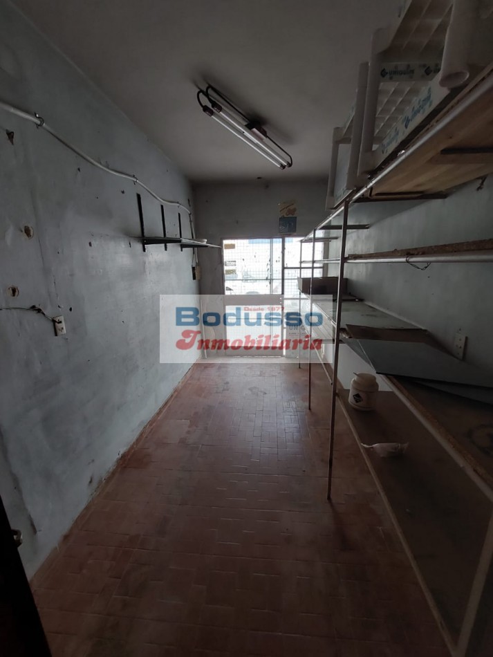 Casa en venta, calle Alberdi