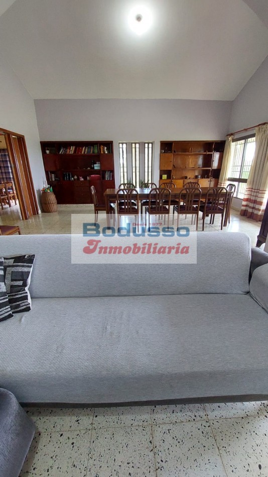 EN VENTA Casa CHALET + NAVE INDUSTRIAL (Galpon) + Oficinas + Predio.