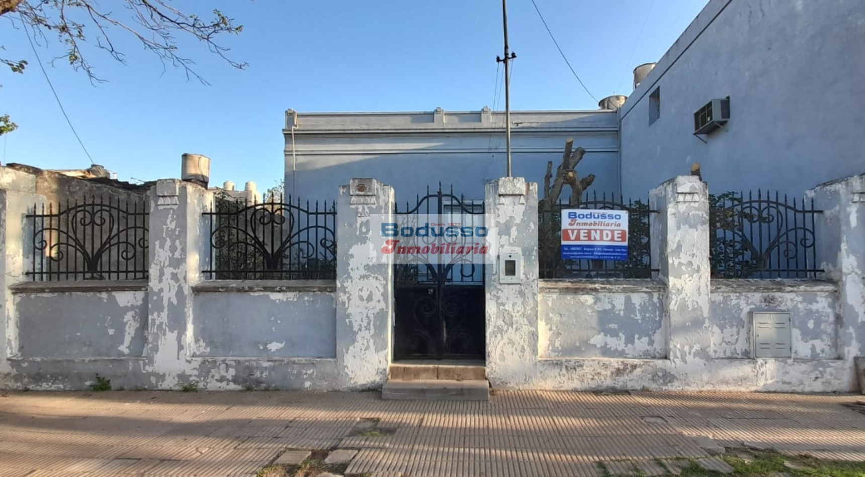 CASA EN VENTA, CALLE ETCHEVEHERE CASI ESQUINA BROWN