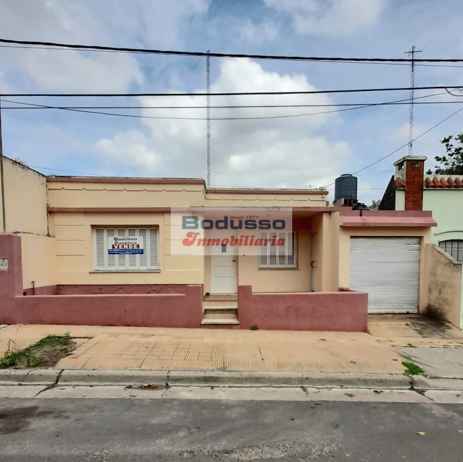 CASA EN VENTA, CALLE ALMIRANTE BROWN