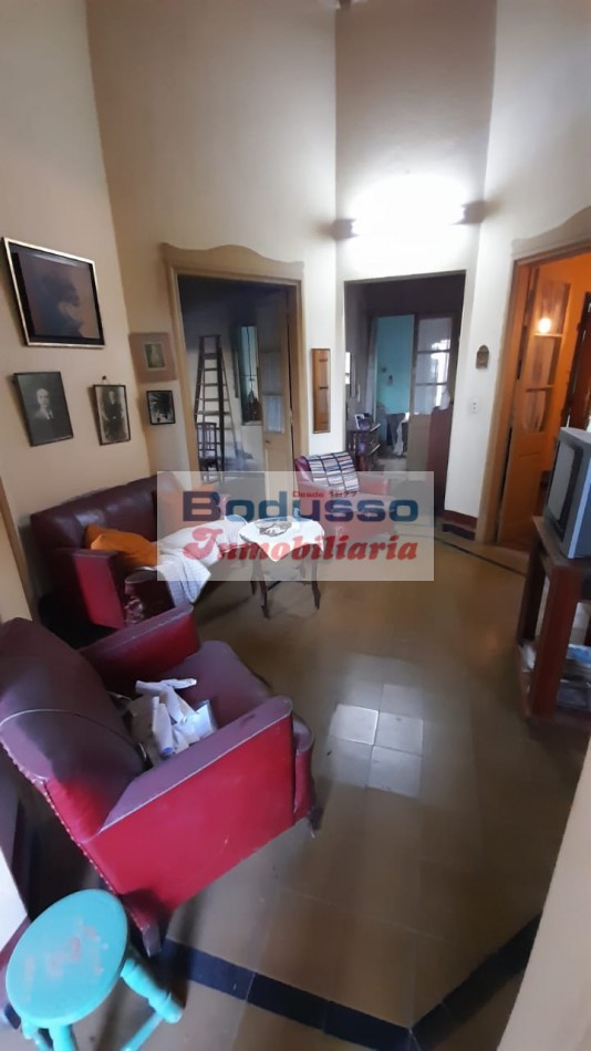 CASA EN VENTA, CALLE ETCHEVEHERE CASI ESQUINA BROWN