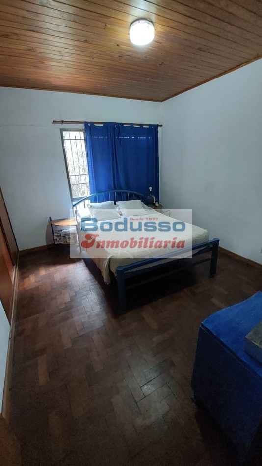 EN VENTA Casa CHALET + NAVE INDUSTRIAL (Galpon) + Oficinas + Predio.