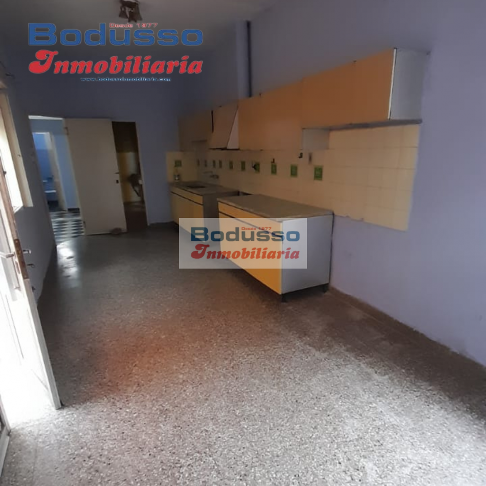 CASA EN VENTA, CALLE ALMIRANTE BROWN