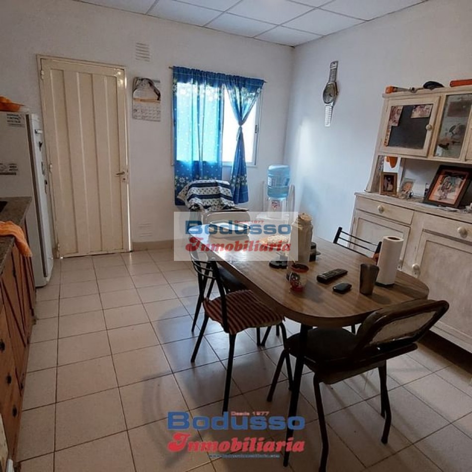 CASA EN VENTA, CALLE SARGENTO CABRAL Y CABO ZARATE