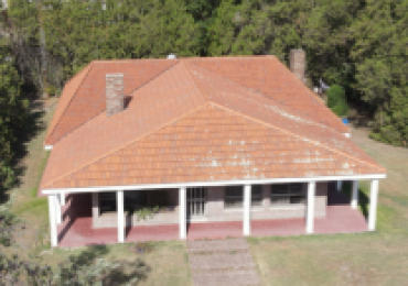 EN VENTA Casa CHALET + NAVE INDUSTRIAL (Galpon) + Oficinas + Predio.