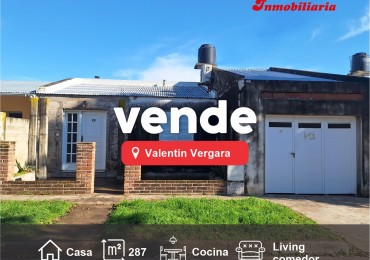CASA EN VENTA, CALLE VALENTIN VERGARA, ENTRE ROCA Y 5 DE OCTUBRE.
