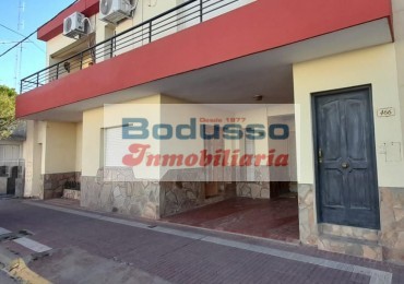 CASA EN VENTA, CALLE PEDRO SERRANO ( PLANTA BAJA )