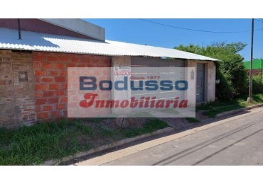 CASA EN VENTA, CALLE NOGOYA STROBEL 